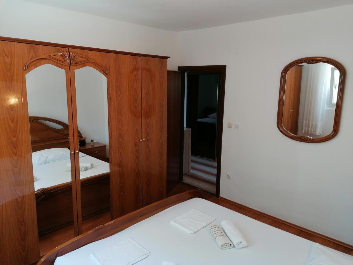 Apartments Lota Стариград-Пакленица Екстериор снимка